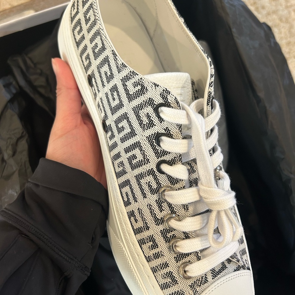 BRAND NEW GIVENCHY SNEAKERS (size 10)